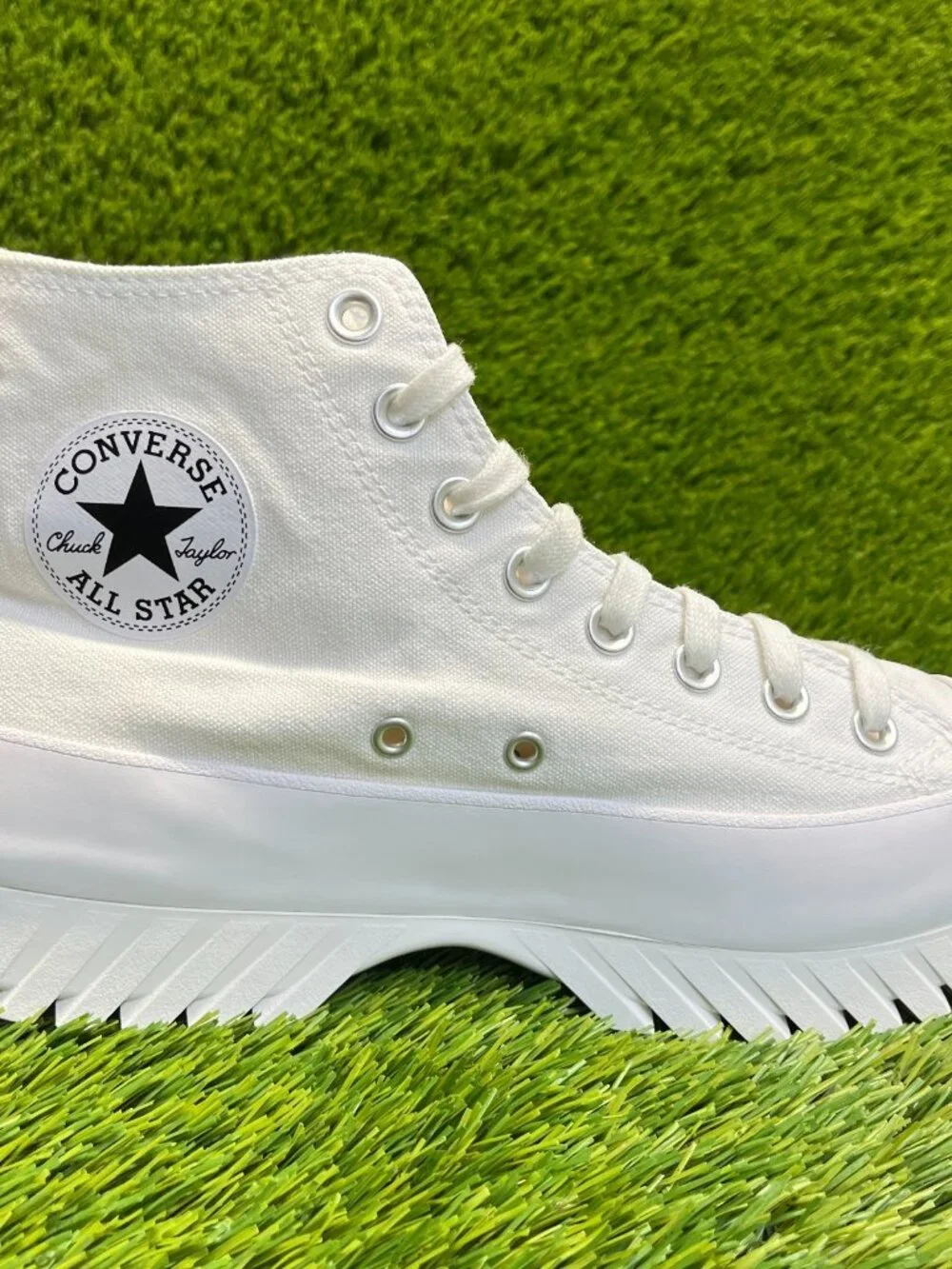 Converse Chuck Taylor All Star Lugged 2 Mens Size 8.5 Athletic Shoes Sneakers - Picture 4 of 10